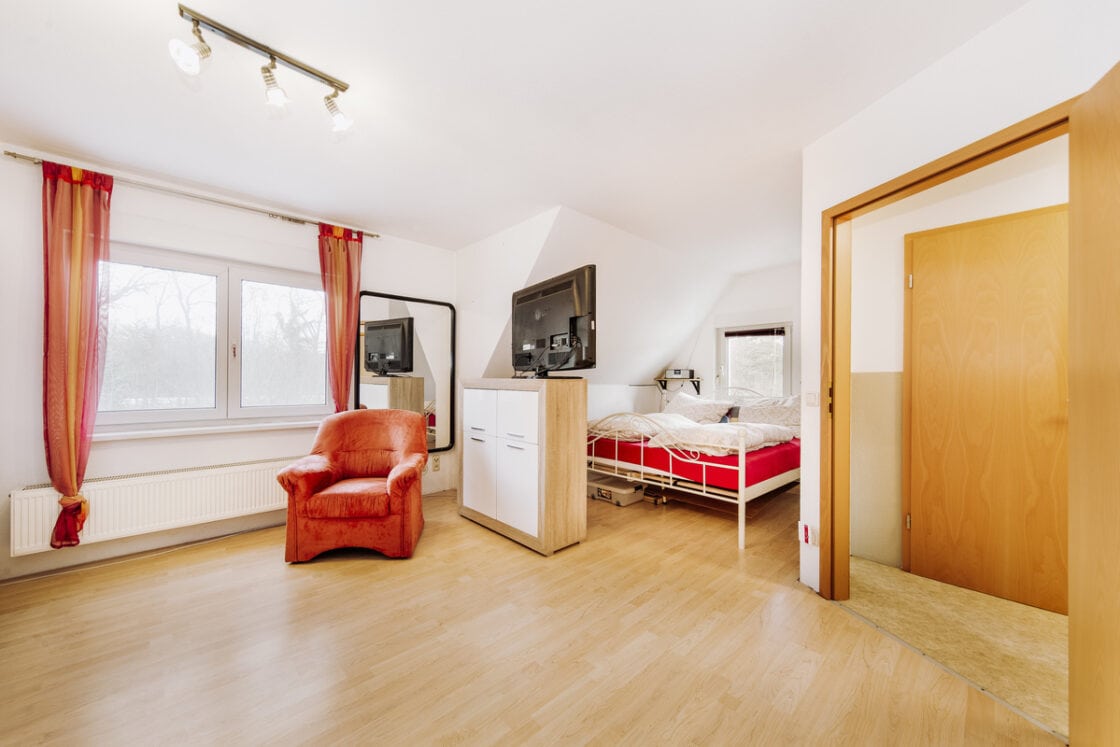 Provisionsfrei! Doppelhaushälfte mitten in Biesdorf: Familienfreundlich und gemütlich - Schlafzimmer I